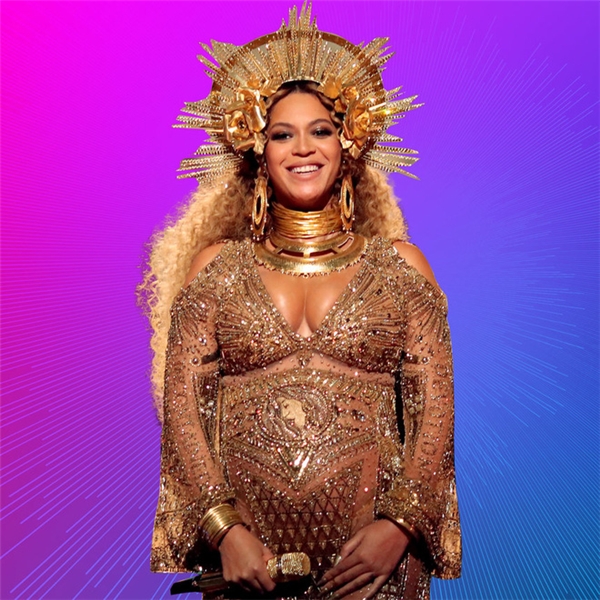 
Beyoncé rạng rỡ xuất hiện tại lễ trao giải khi đang mang song thai.