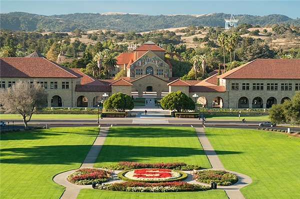
Stanford là một trường nổi tiếng đào tạo ra các sinh viên y khoa tài năng.