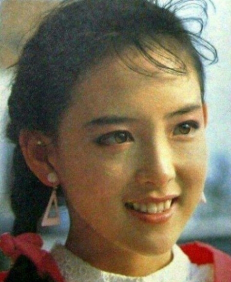 
Mẹ của Nayeon xinh đẹp không thua kém diễn viên nổi tiếng nào lúc còn trẻ.