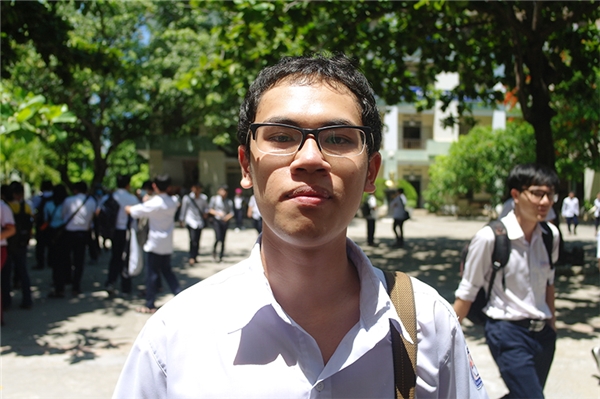 
Lê Hoàng Hiệp, một thí sinh tại điểm thi trường THPT chuyên Lê Quý Đôn, Nha Trang.