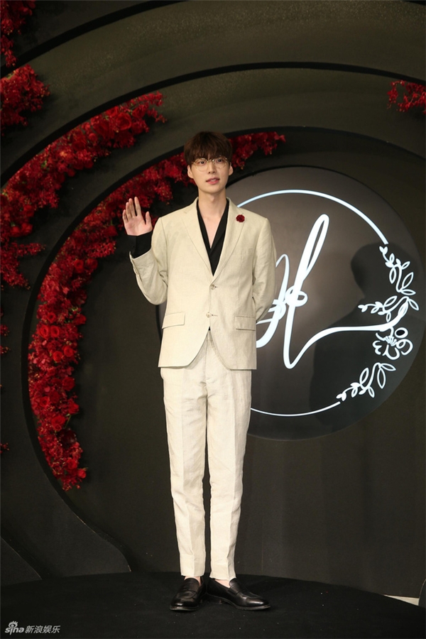 
Nam diễn viên Hàn Quốc Ahn Jae Hyun cũng được mời tới lễ thành hôn.