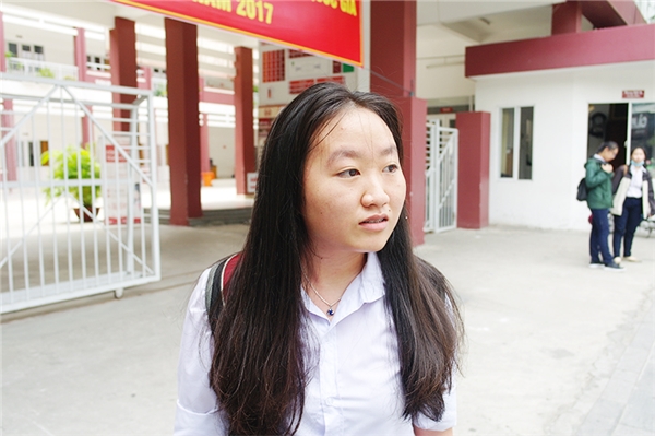 
Em Nguyễn Hoàng Gia Bảo, thí sinh thi tại điểm thi trường THPT iSchool, Nha Trang.