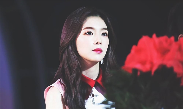 
Irene xinh đẹp và cuốn hút tại lễ trao giải Melon Music Awards năm ngoái.