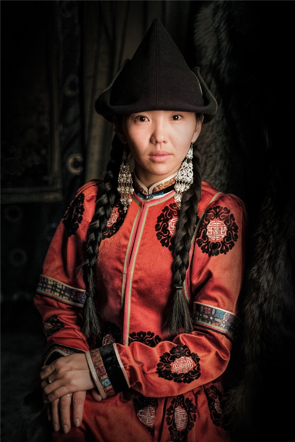 
Thiếu nữ người Shenehen Buryat