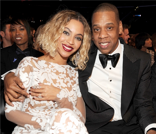 
Jay Z thừa nhận đã "cắm sừng" Beyoncé và chân thành xin lỗi cô về thói lăng nhăng này.