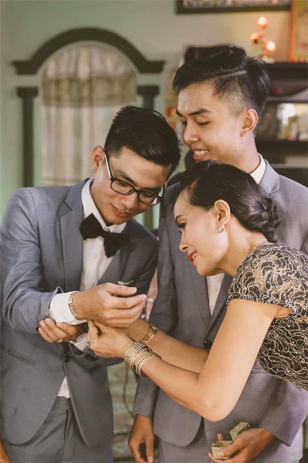 Đám cưới của cặp đồng tính nam Đồng Nai gây xôn xao dân mạng