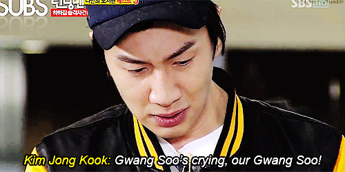 
Kwang Soo không cầm nổi nước mắt khi nghe tin Song Joong Ki rời Running Man.