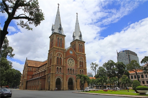 
Nhà thờ Đức Bà Sài Gòn còn có tên tiếng Anh là: Immaculate Conception Cathedral Basilica.