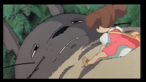 
Totoro "đốn tim" của biết bao thế hệ đơn giản chỉ bằng thân hình mũm mĩm và tính cách hiền lành đáng yêu.