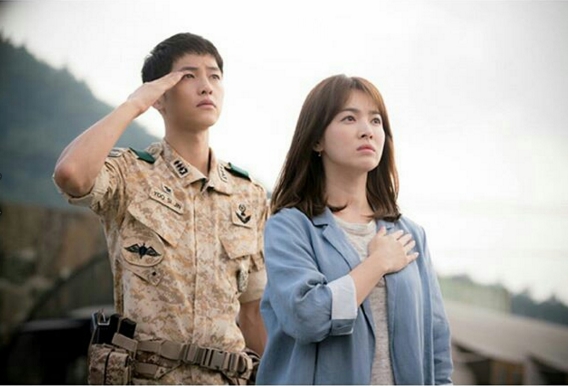 
Song Joong Ki và Song Kye Kyo đã cùng hợp tác với nhau trong bộ phim Hậu Duệ Mặt Trời.