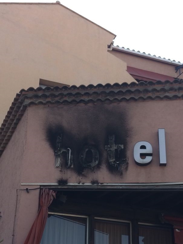 
Khách sạn "hot", "hot" theo đúng nghĩa đen luôn.