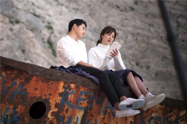 
Sau khi đóng cặp cùng nhau, cặp đôi Song - Song đã nhận được vô vàn sự yêu mến từ phía người hâm mộ bởi sự đẹp đôi và màn kết hợp quá tình cảm, ăn ý trên phim.