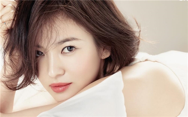 
Sở hữu ngoại hình cùng khả năng diễn xuất xuất sắc, Song Hye Kyo chính là mỹ nữ hàng đầu của làng giải trí Hàn Quốc.