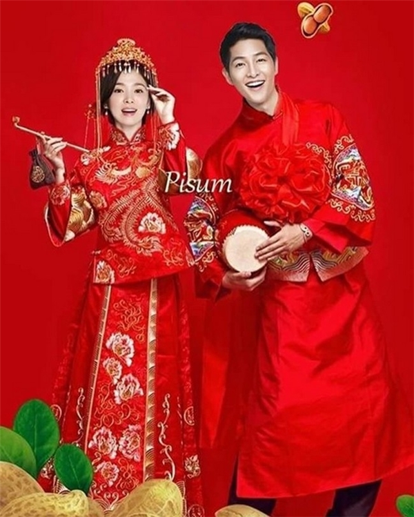 
...trang phục cưới truyền thống xứ Trung. Đây có thể là một cách "chiều lòng" người hâm mộ vì họ luôn dành được sự yêu mến từ đông đảo fan ở quốc gia này. 