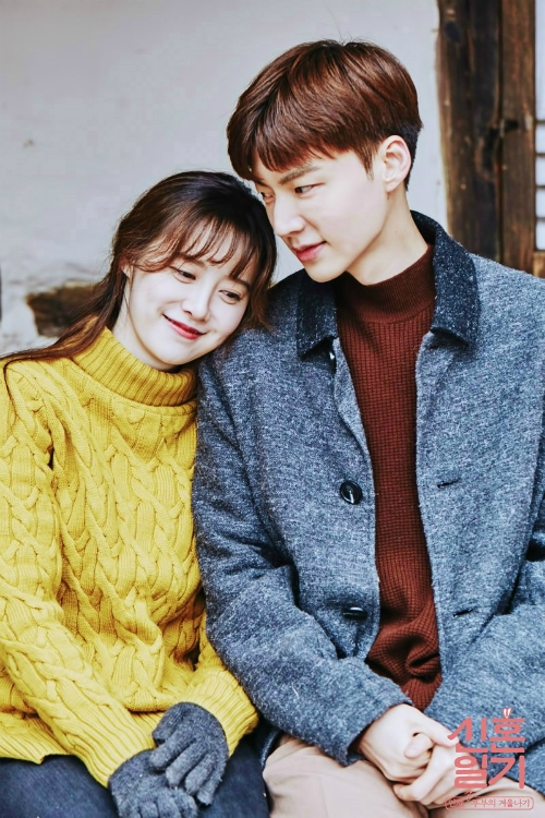 
Hôn nhân hạnh phúc và "ngọt lịm" của Goo Hye Sun và Ahn Jae Hyun khiến người hâm mộ phải tin rằng chuyện tình đẹp như ngôn tình thực sự có thật.