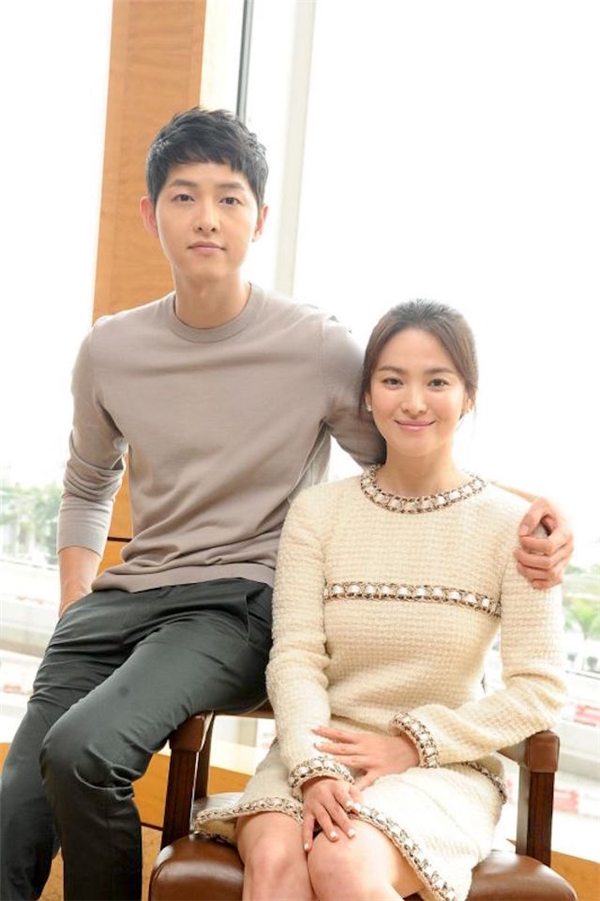 
Song Joong Ki và Song Hye Kyo sắp trở thành hàng xóm với vợ chồng nhà Bi Rain - Kim Tae Hee.
