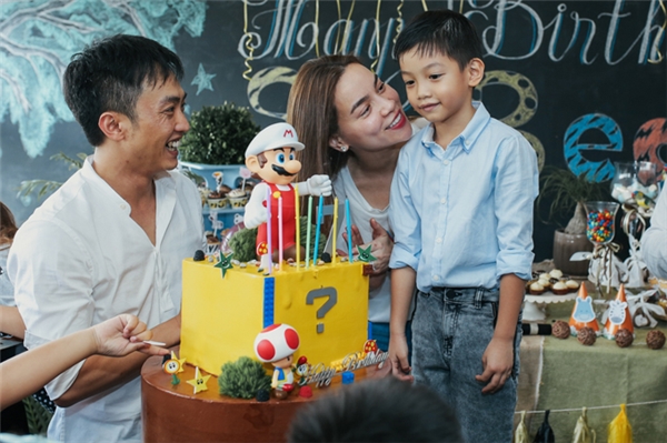 
Cường Đô La và Hà Hồ cùng nhau tổ chức sinh nhật cho cậu con trai đáng yêu.  - Tin sao Viet - Tin tuc sao Viet - Scandal sao Viet - Tin tuc cua Sao - Tin cua Sao