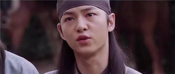 
Phân cảnh quay cận mặt duy nhất của Song Joong Ki trong Song Hoa Điếm được đánh đổi bằng chính sức lực và tâm huyết của chàng diễn viên tân binh trẻ tuổi.