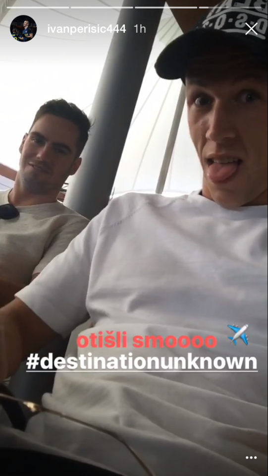 
Đoạn Story trên Instagram của Perisic với đoạn ghi chú gây tò mò: "Destination unknow"

Tiền vệ 28 tuổi like đoạn video của Pogba và Lukaku trên trang Instagram.