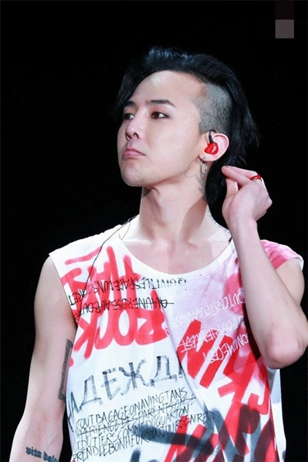 
Trước đó kiểu tóc này cũng từng lọt vào mắt xanh của G-Dragon trong tour diễn mới của anh.