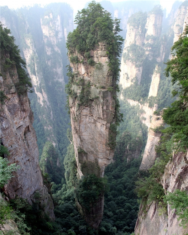 
Núi Tianzi tại Trung Quốc.