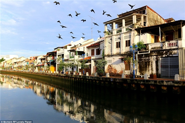 
Melaka, thành phố giao thoa bởi nhiều nền văn hóa Bồ Đào Nha, Trung Quốc, Ấn Độ...