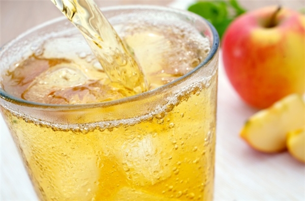 
Thức uống giảm cân mang hương vị rượu táo thơm ngon hấp dẫn.
