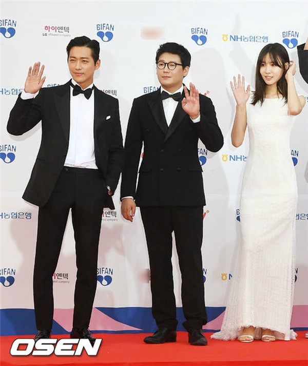 
Nam diễn viên Nam Goong Min (ngoài cùng bên trái).
