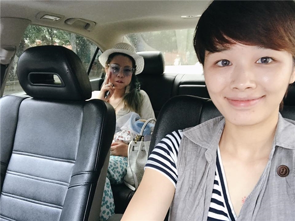 
Chị Nguyễn Hương Linh cùng mẹ con Bella.