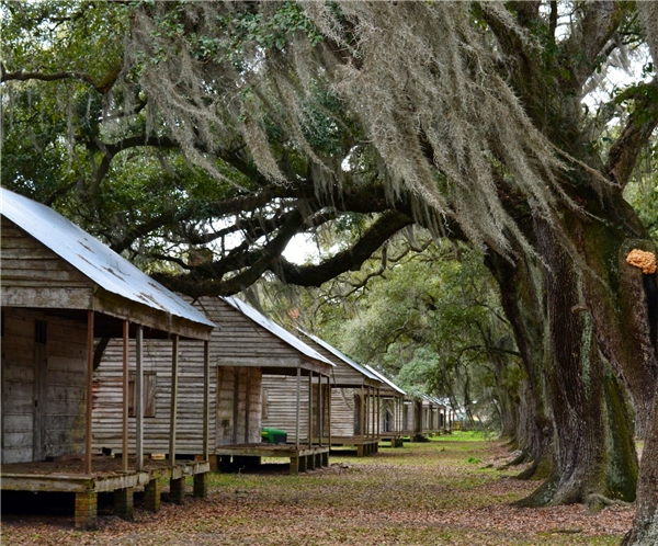 
Những cabin nô lệ vẫn còn sót lại tại đồn điền