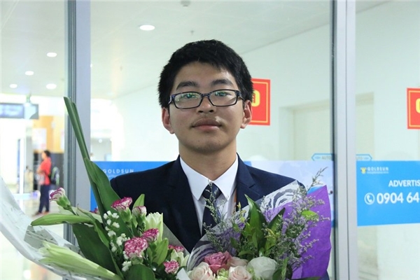 
Hoàng Nghĩa Tuyến HCB Olympic Hóa học Quốc tế 2017 (lớp 12, Trường THPT chuyên Phan Bội Châu, tỉnh Nghệ An). 