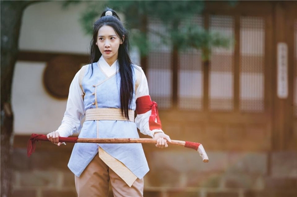 Bỏ xa đối thủ School 2017, phim mới của Yoona được khen hết lời