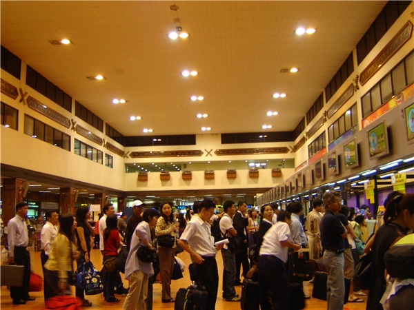 Sân bay quốc tế cũ Don Muang luôn quá tải với lượng khách du lịch dồn dập mỗi ngày.