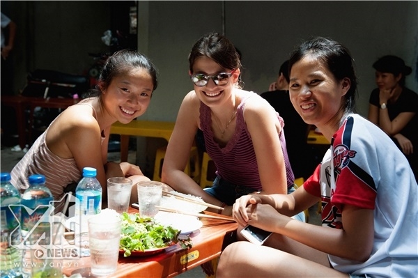 Ở Hà Nội, nhất định phải đi ăn 3 quán bún chả có khả năng gây 
