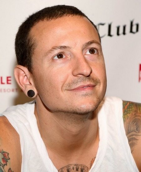 
Nam ca sĩ Chester Bennington của ban nhạc rock huyền thoại Linkin Park đã  treo cổ tự tử tại nhà riêng ở thành phố Palos Verdes Estates, Los Angeles.