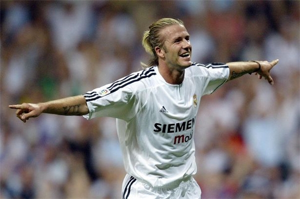  
Beckham từng muốn gắn bó trọn đời với MU nhưng những bất đồng với Sir Alex khiến anh chuyển sang khoác áo Real. 
