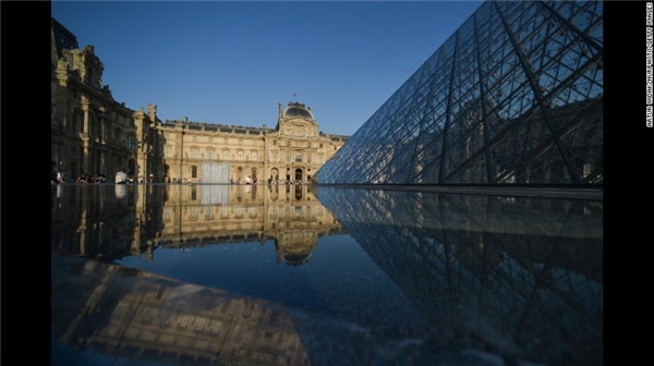 
Paris: Vào năm 2016, Bảo tàng Louvre là bảo tàng được ghé thăm nhiều thứ ba trên thế giới, đón 7.4 triệu lượt khách tham quan trong năm.
