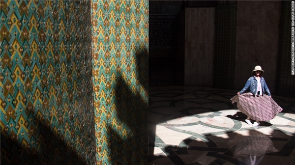 
Casablanca, Ma rốc: Một khách du lịch đến Hassan II Mosque ở Casablanca đã bắt khoảnh khắc này.