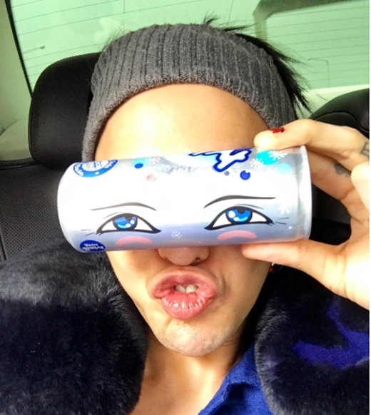 
Sở thích selfie cũng rất đậm chất G-Dragon.