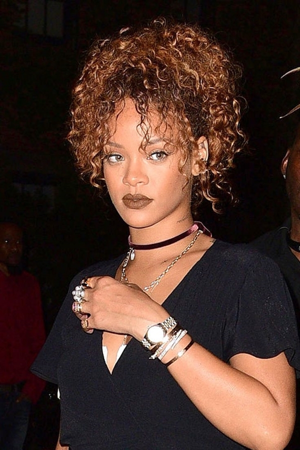
Bùng cháy mùa hè với style tóc xoăn tít như Rihanna chỉ trong 1 nốt nhạc.