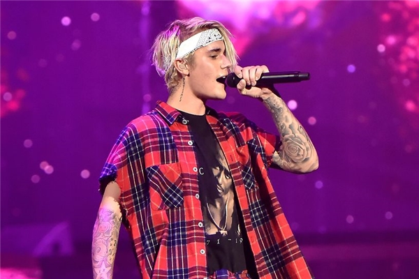Hủy show, gây tai nạn, Justin Bieber “có đáng” bị chỉ trích sau lùm xùm vừa qua?