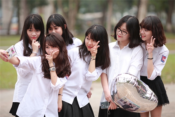Không thể rời mắt khỏi nữ sinh xinh đẹp của 5 ngôi trường đình đám nhất Sài Gòn