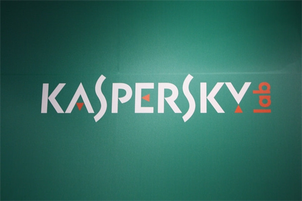 
Kaspersky /ˈkæs pər ski/ ~  "kát-pơ-xờ-ki" ​