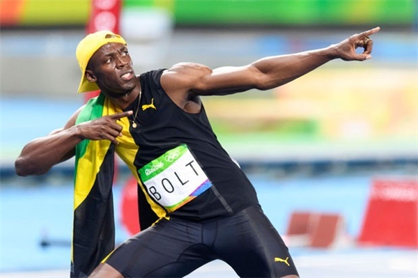 
Pha ăn mừng quen thuộc của "tia chớp đen" Usain Bolt.