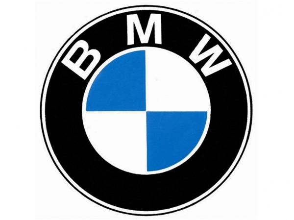 
Việc đưa hai màu xanh trắng trên lá cờ xứ Bavaria vào logo hàm nghĩa rằng BMW là công ty của người xứ Bavaria, BMW sẽ sống cùng, phát triển cùng với sự phát triển dân tộc.