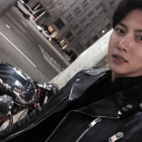 
Ji Chang Wook có một sở thích đặc biệt đó chính là chạy xe mô tô.