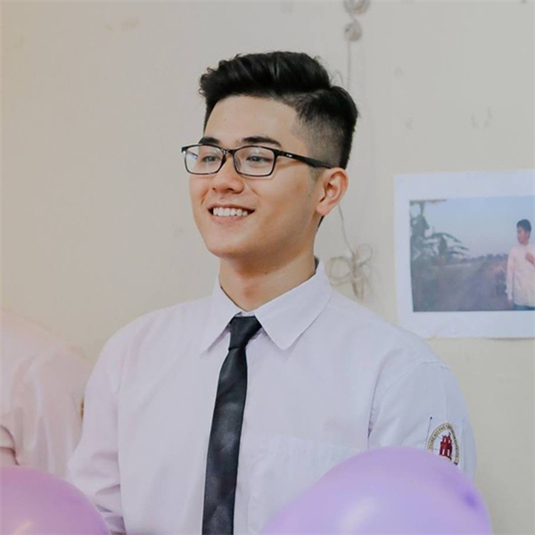 
Nụ cười tỏa nắng của "soái ca" Thủ khoa Đại học Y Hà Nội 2017