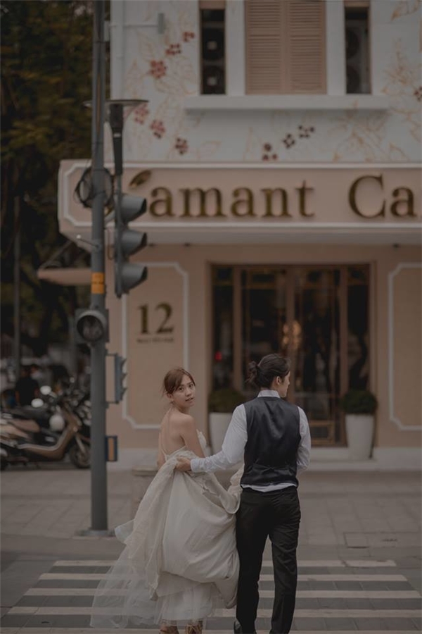 Bộ ảnh cưới chụp tại Việt Nam của cặp đôi Đài Loan hot nhất MXH ngày hôm nay!