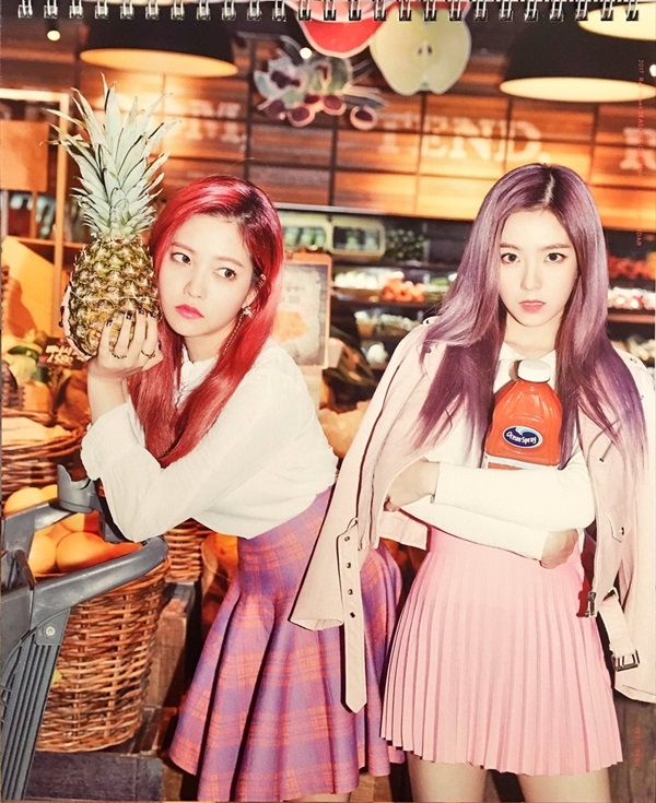 
Có thể dễ dàng nhận ra sắc hồng luôn là chọn lựa tối ưu nhất giúp hai người đẹp Red Velvet tỏa sáng.