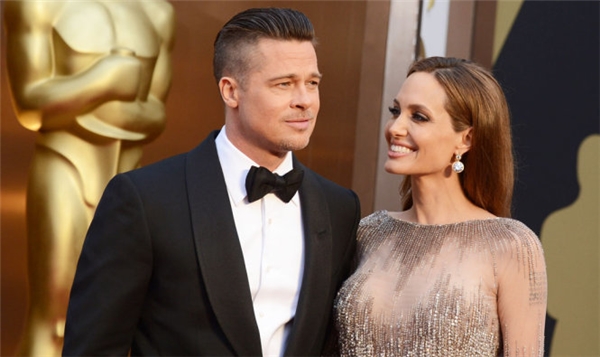 
Angelina Jolie và Brad Pitt được cho là sắp tái hợp, hạnh phúc như xưa.